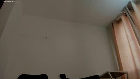 isabelsexysmile_ live room snapshot on Chaturbate