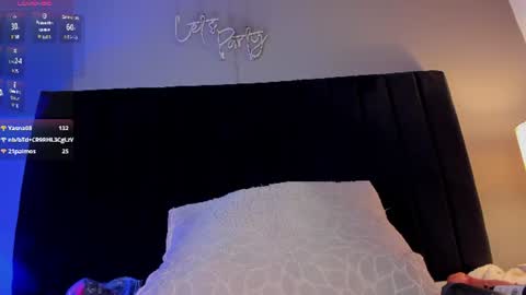 isaxcurves live room snapshot on Chaturbate
