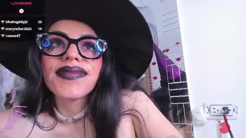 isisnoir live room snapshot on Chaturbate