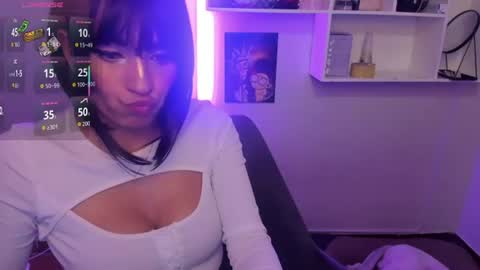 issa_latin captura de la sala en vivo en Chaturbate