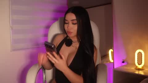 issabellarodriguez momentopname van live room op Chaturbate