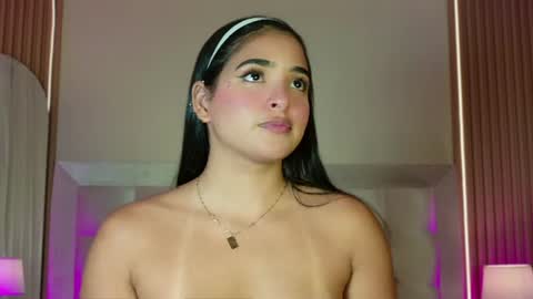 ivanna_yelena Momentaufnahme des Live-Raums auf Chaturbate