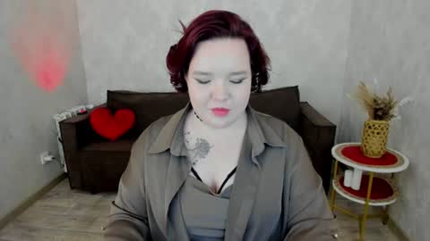 ivoryeflame снимок онлайн-комнаты на Chaturbate