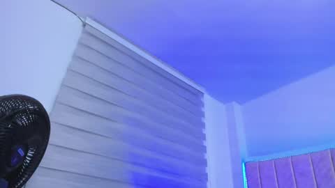 janne_moore captura de la sala en vivo en Chaturbate