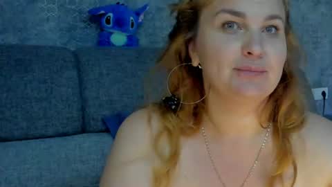 jansylines captura da sala ao vivo na Chaturbate
