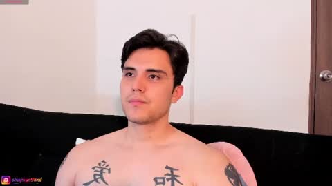 jasonxd98 momentopname van live room op Chaturbate