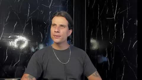 jayalvarrez_ Momentaufnahme des Live-Raums auf Chaturbate