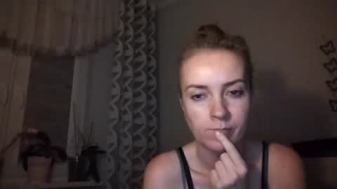 jenniferxsweet live room snapshot on Chaturbate