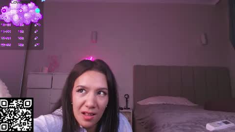 jiiina_ momentopname van live room op Chaturbate
