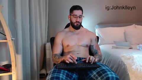 johnklleyn Momentaufnahme des Live-Raums auf Chaturbate