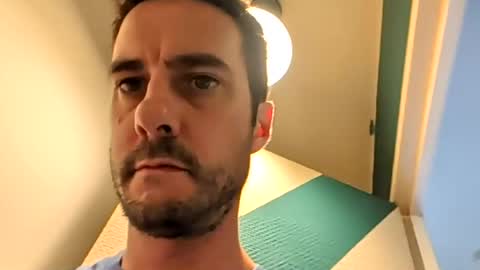 julien_31780 live room snapshot on Chaturbate