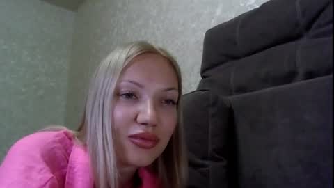 jumikaloverx live room snapshot on Chaturbate