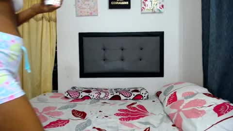 kandysweet92 momentopname van live room op Chaturbate