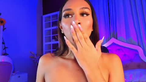 katherinwills live room snapshot on Chaturbate