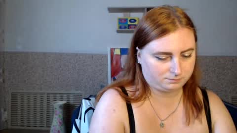 katina_deeplou4 live room snapshot on Chaturbate
