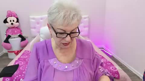 kaylesmoll captura da sala ao vivo na Chaturbate