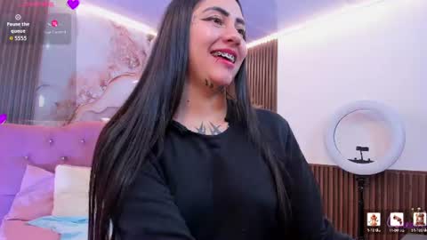 kiara_tay live room snapshot on Chaturbate