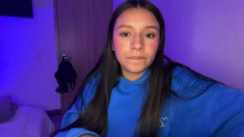 kimmi_foxy captura de la sala en vivo en Chaturbate