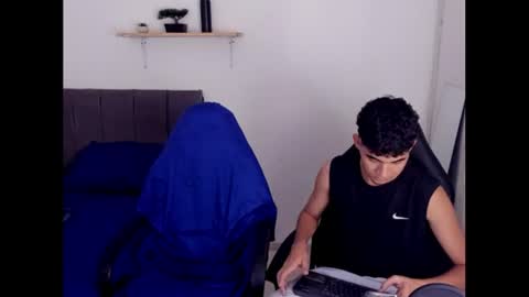 kings_hot Momentaufnahme des Live-Raums auf Chaturbate