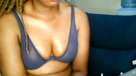 kirah_3 captura de la sala en vivo en Chaturbate