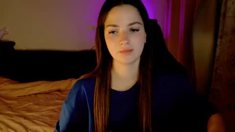kiravair momentopname van live room op Chaturbate