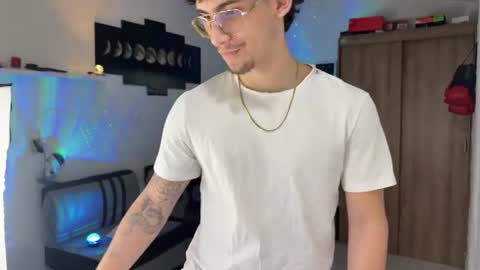 kisan_smith live room snapshot on Chaturbate