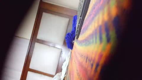 kisses_galore live room snapshot on Chaturbate