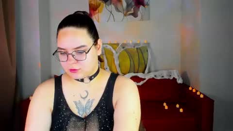 kity_mooree captura de la sala en vivo en Chaturbate