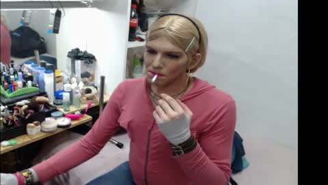 klara_secret momentopname van live room op Chaturbate