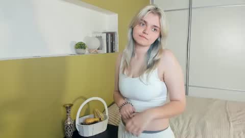 koriguzy live room snapshot on Chaturbate