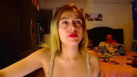 lacolombiana_bitch live room snapshot on Chaturbate