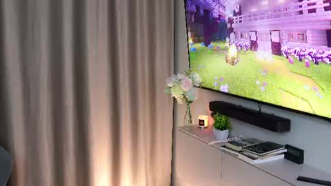 ladawnfeeney live room snapshot on Chaturbate