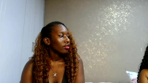 lalisa_manobal momentopname van live room op Chaturbate