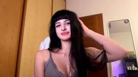 laraetomasi Momentaufnahme des Live-Raums auf Chaturbate