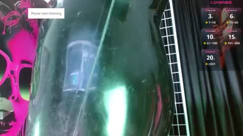 latex_rose_daniels live room snapshot on Chaturbate