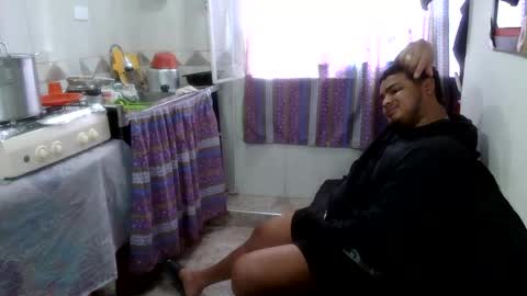 latin_curiousxxx momentopname van live room op Chaturbate