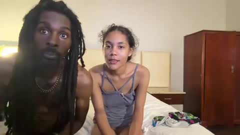 latt0302 live room snapshot on Chaturbate