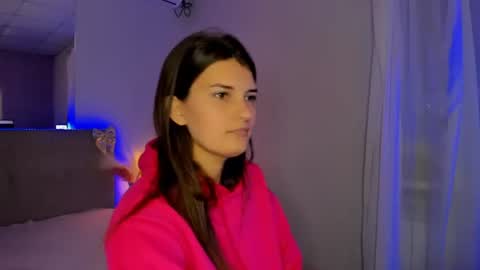 laura__leee captura de la sala en vivo en Chaturbate