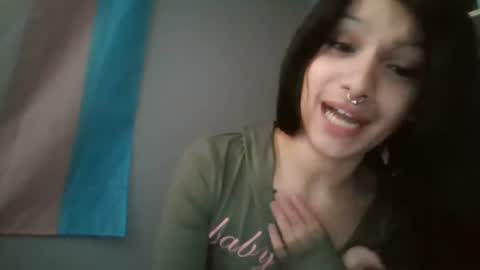 lavedette420 Momentaufnahme des Live-Raums auf Chaturbate