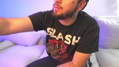 leiaah__ live room snapshot on Chaturbate