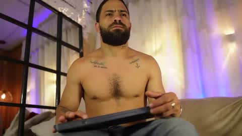 leo_diaz01 captura da sala ao vivo na Chaturbate