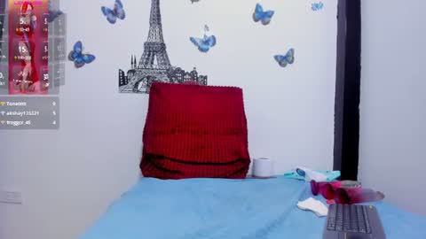 lexyy24_ live room snapshot on Chaturbate