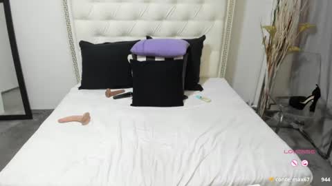 leylawildx live room snapshot on Chaturbate
