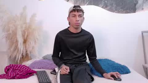 liamsteel_ live room snapshot on Chaturbate