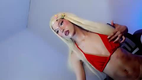 lil_magdalene live room snapshot on Chaturbate