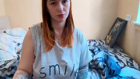 liliyawoolf live room snapshot on Chaturbate