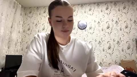 lillyhalas captura de la sala en vivo en Chaturbate