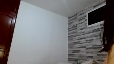 lily_crushx live room snapshot on Chaturbate