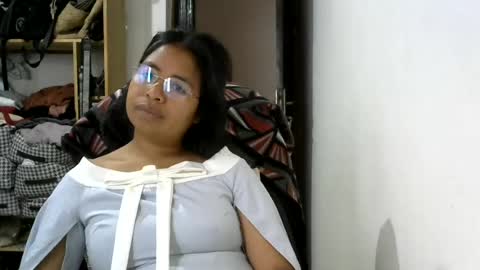 liora_selene live room snapshot on Chaturbate