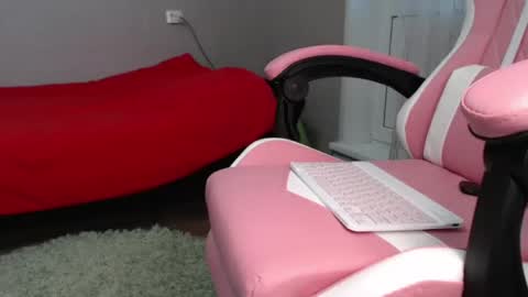 little_doll_meoow682370 momentopname van live room op Chaturbate